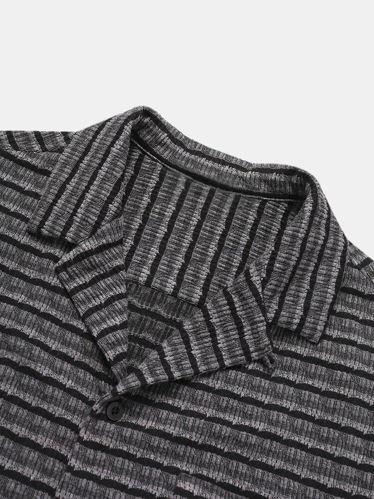 Men's Striped Textured Seersucker Wrinkle-Free Casual Short Sleeve Shirt with Pockets